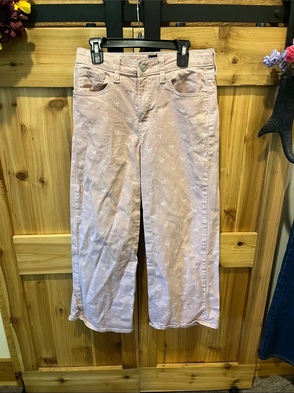 GAP Light Pink Cropped Jeans with Bows